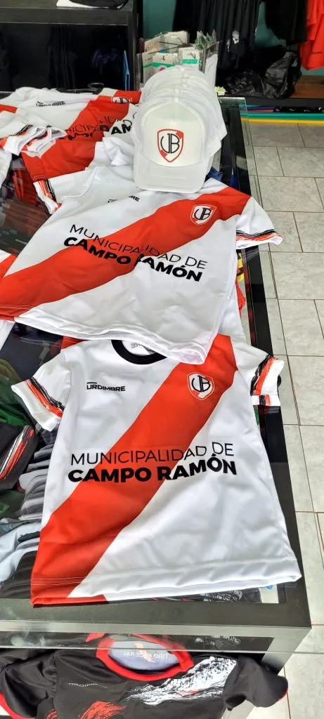 Más fotos de la indumentaria que utiliza River de Villa Bonita. (Foto: IG @rivervillabonita).