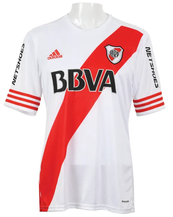Camiseta de River que usó en 2014 y 2015. (Foto: libro Mantos de @millonariocamisetas)