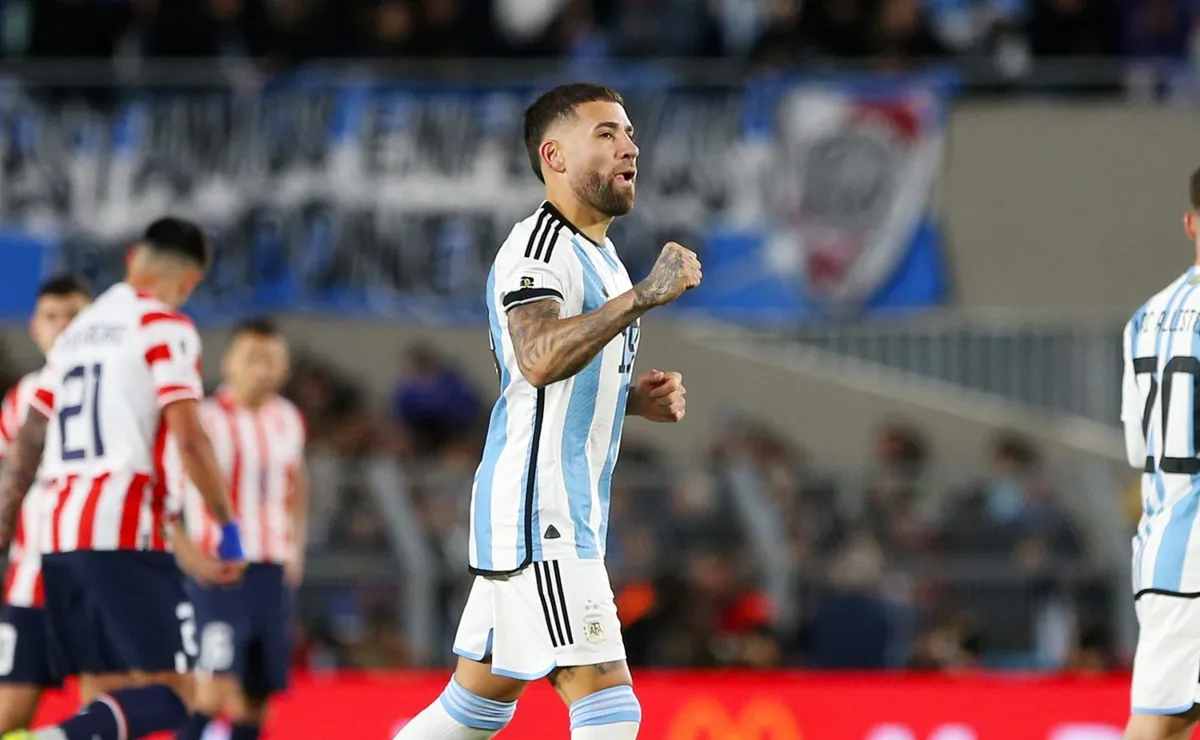Festejo de Ota en la cancha del club del cual es hincha. (Foto: Getty).