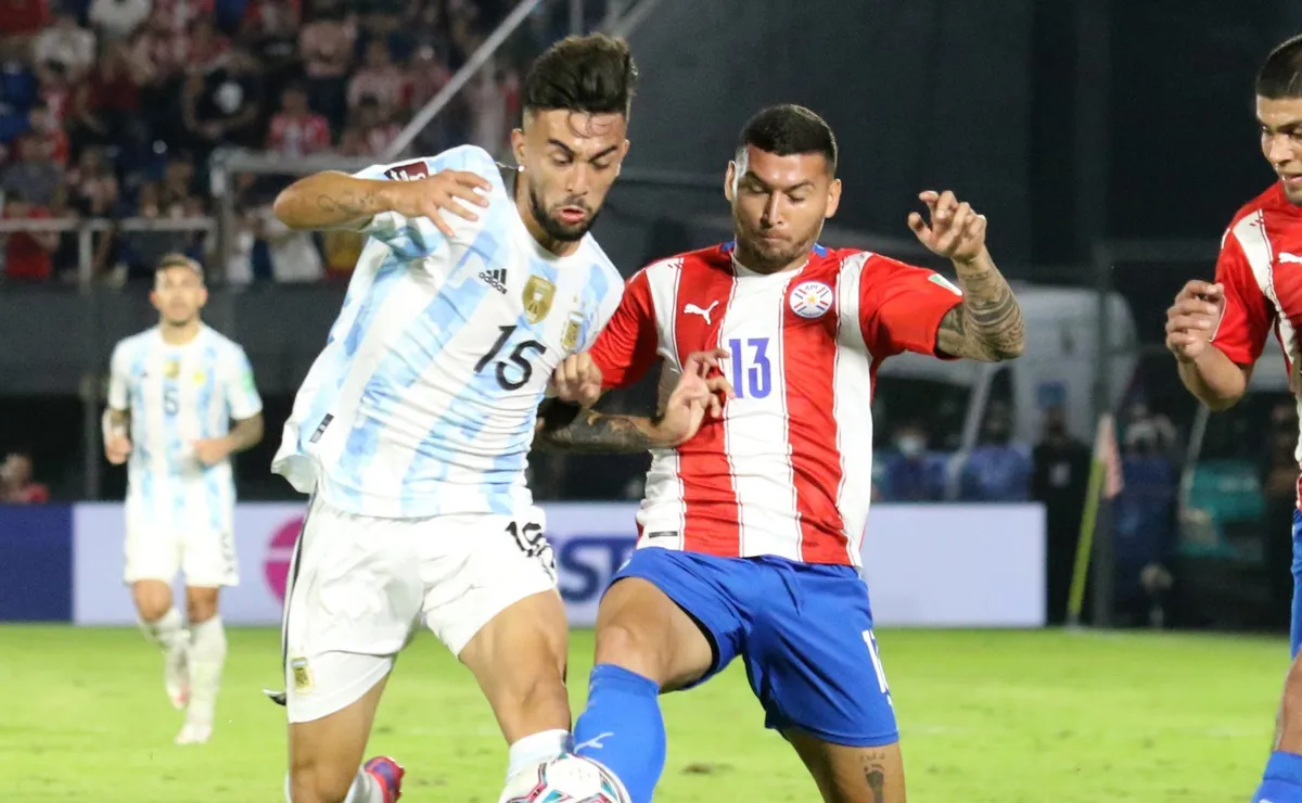 Argentina recibe a Paraguay en el Estadio Monumental.
