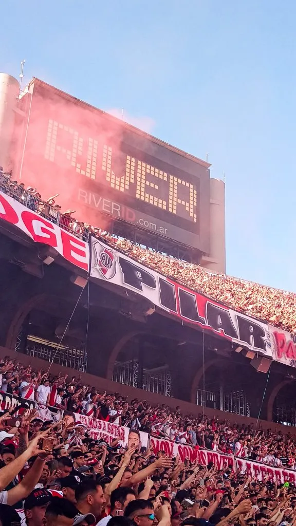 La pantalla ante Talleres. Foto: @ObrasRiverPlate