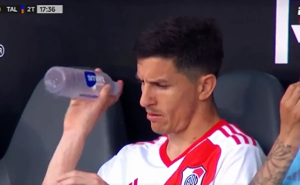 Nacho Fernández se fastidió con Demichelis al ser reemplazado