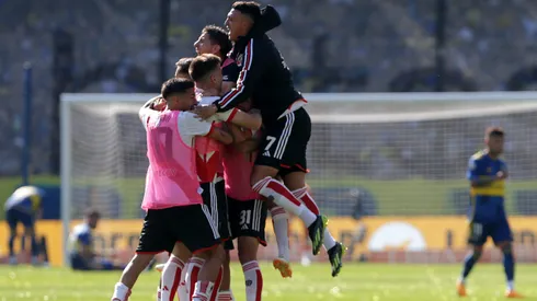 Matías Suárez celebra en la Bombonera.