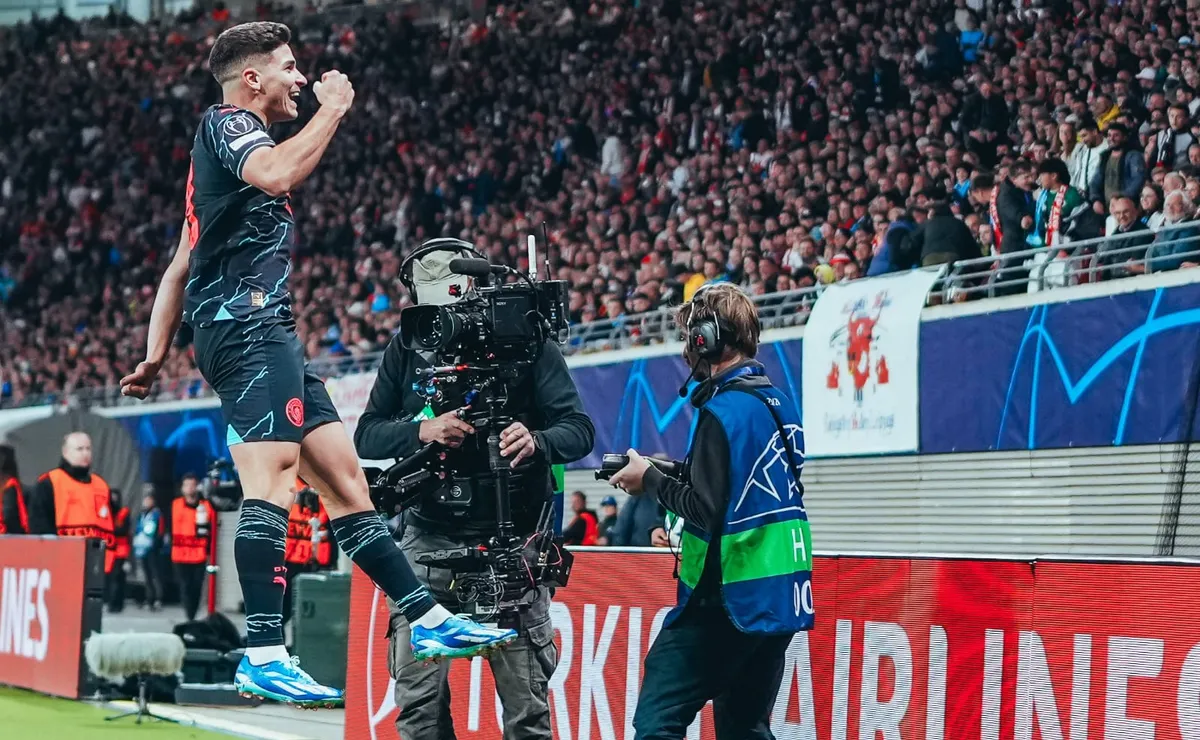 Julián convirtió un golazo para el City