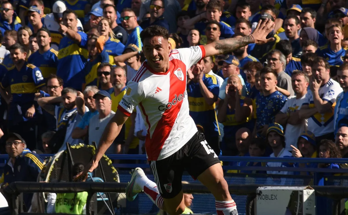 Enzo Díaz volvió a la titularidad en el lateral