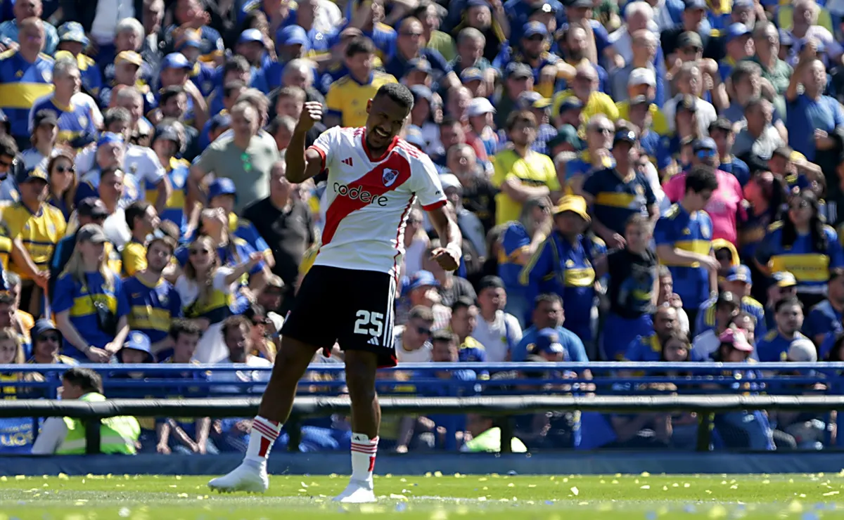 Salomón Rondón abrió la cuenta en la Bombonera