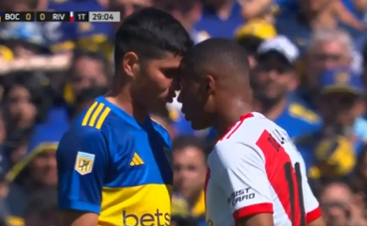 Se picó: fuerte cruce de De la Cruz con Campuzano en el superclásico