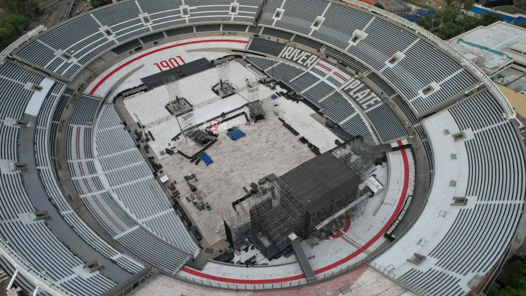El cobertor y el escenario no se desmontarán hasta que terminen los recitales. (Foto: La Página Millonaria)