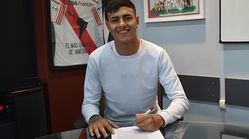 Kevin Colli rescindió con River y es refuerzo de Colón.