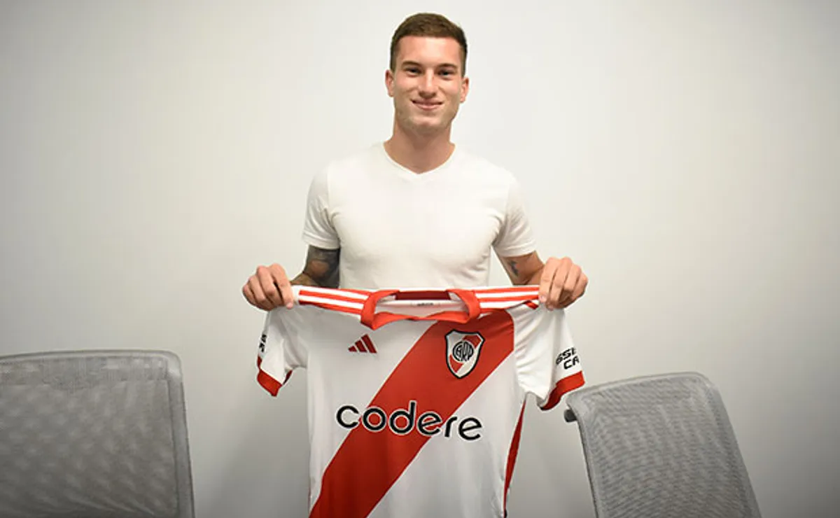 Serrago renovó con River. (Foto: Prensa River).