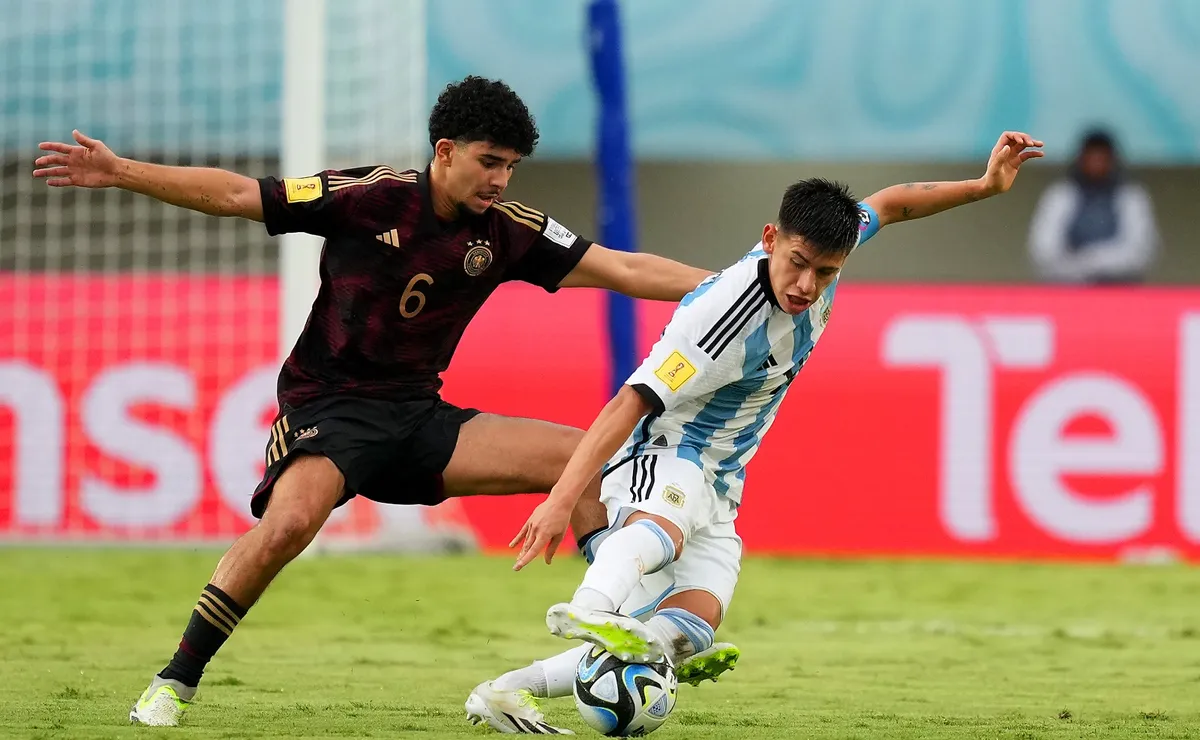 Echeverri jugó un gran partido ante Alemania.
