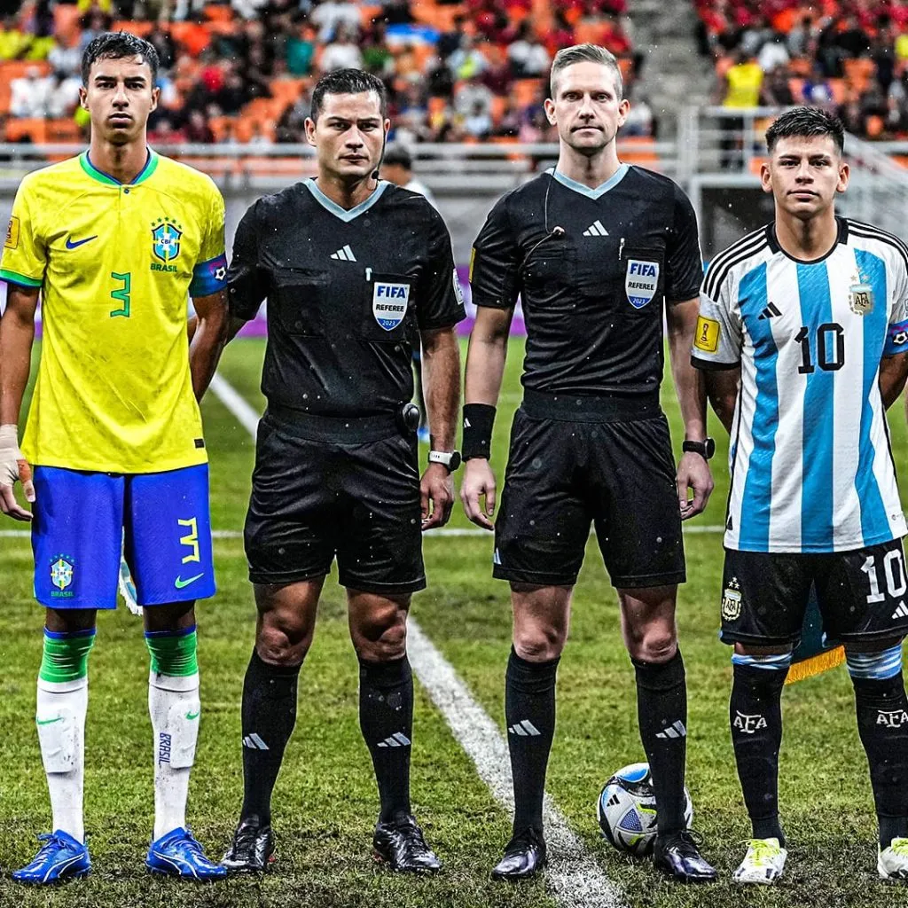 El Diablito la rompió vs Brasil. (Foto: AFA Prensa).
