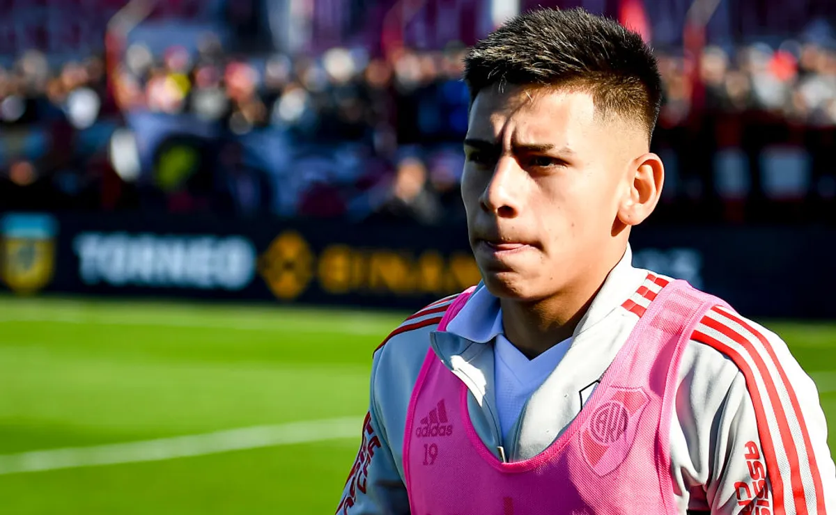 Echeverri fue respaldado por Leo Ponzio