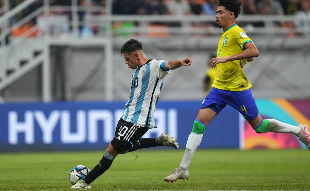 Echeverri jugará el Preolímpico con Argentina