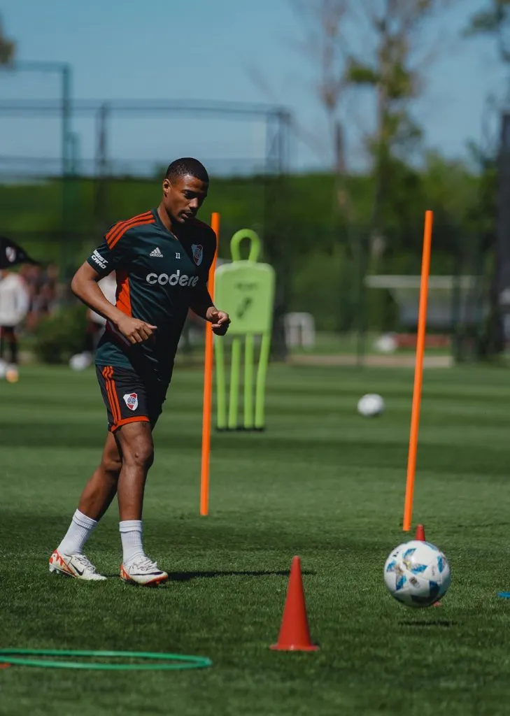 Se comienza a definir el futuro de De La Cruz. (Foto: Prensa River).