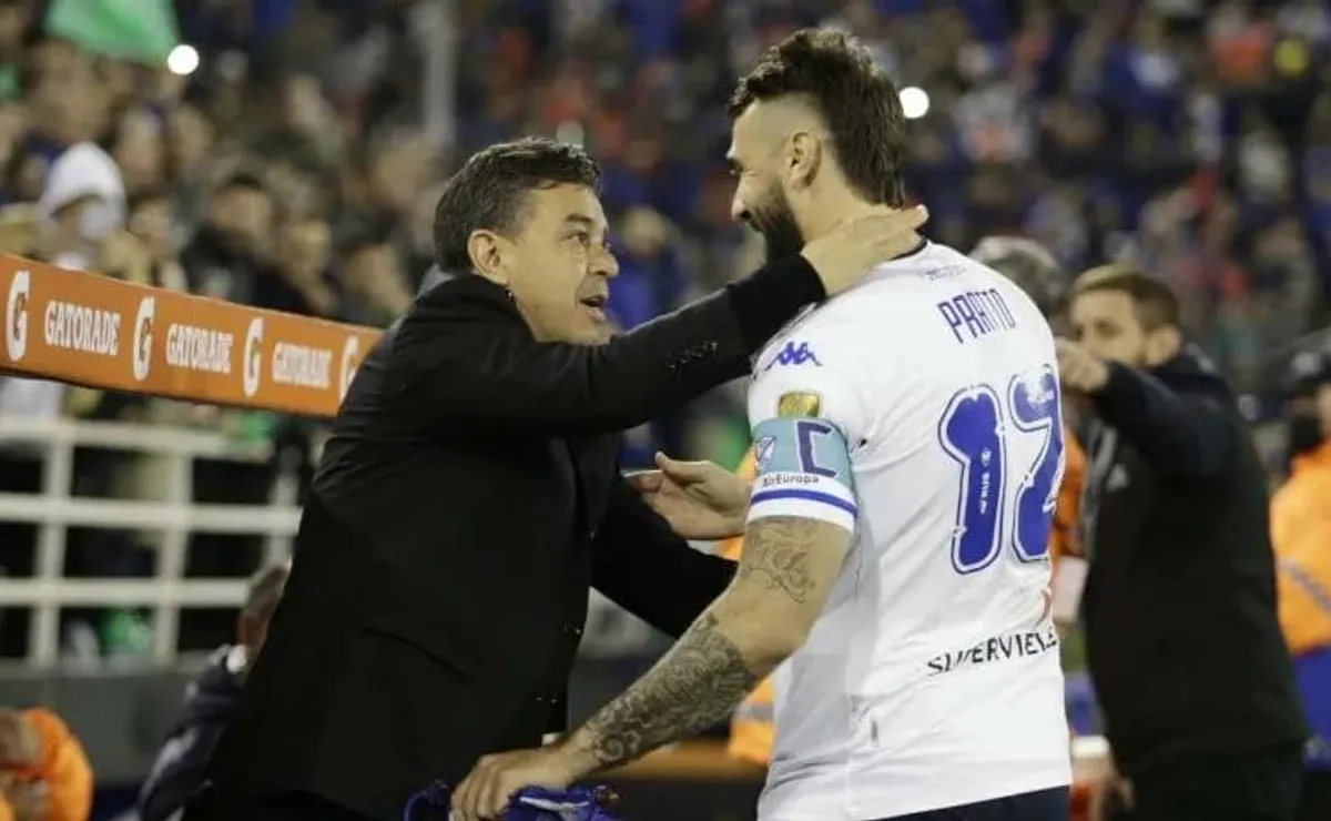 El último cruce del Muñeco y el Oso Pratto.
