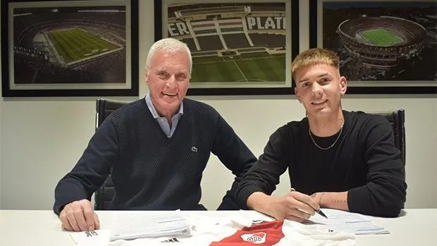 Mastantuono ya tiene contrato con River