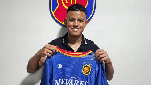 Mauricio Camargo, del semillero de River a la Primera de Colegiales.