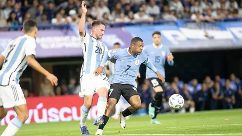 De La Cruz jugó un partidazo vs. Uruguay