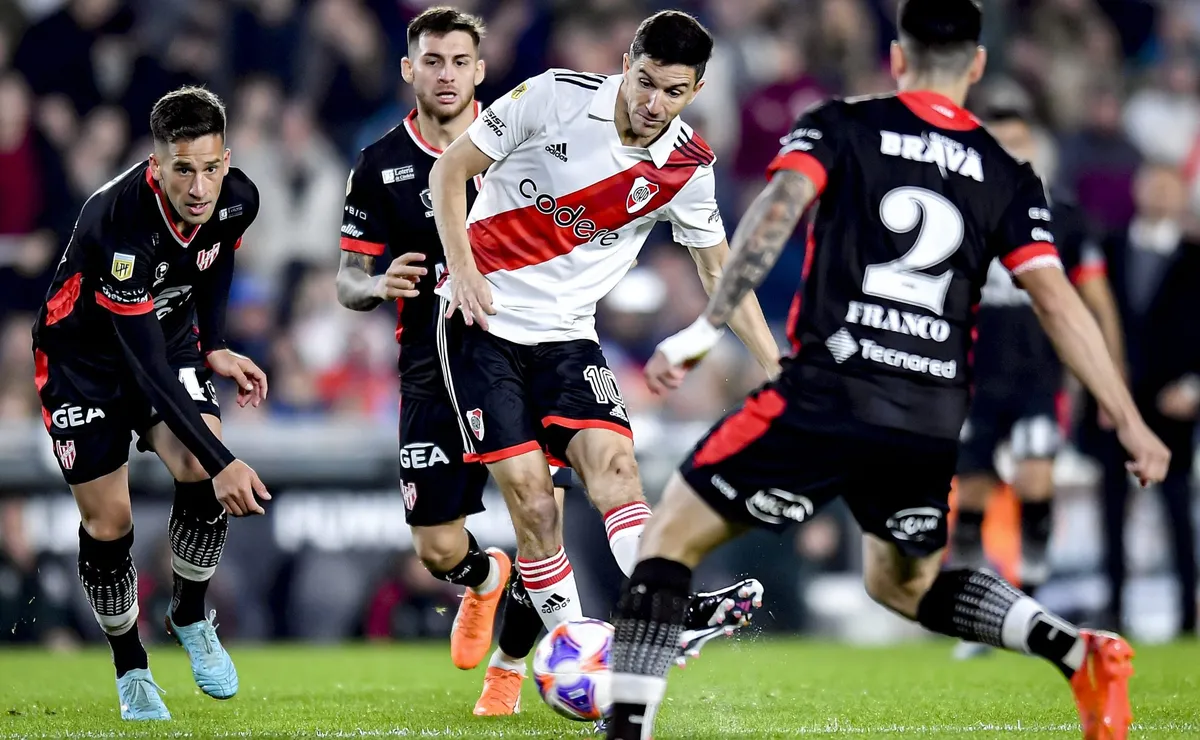 River recibirá a Instituto en la cancha de Independiente.