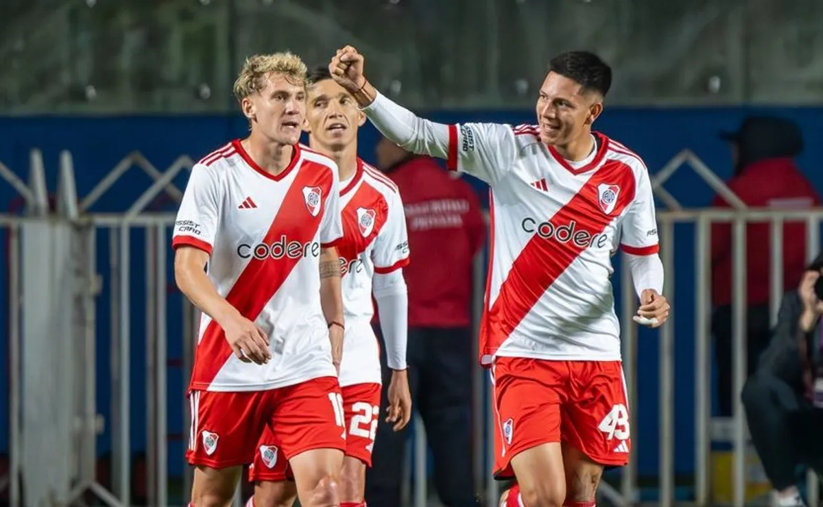 Tobías Leiva, debut y gol en el amistoso en Chile.