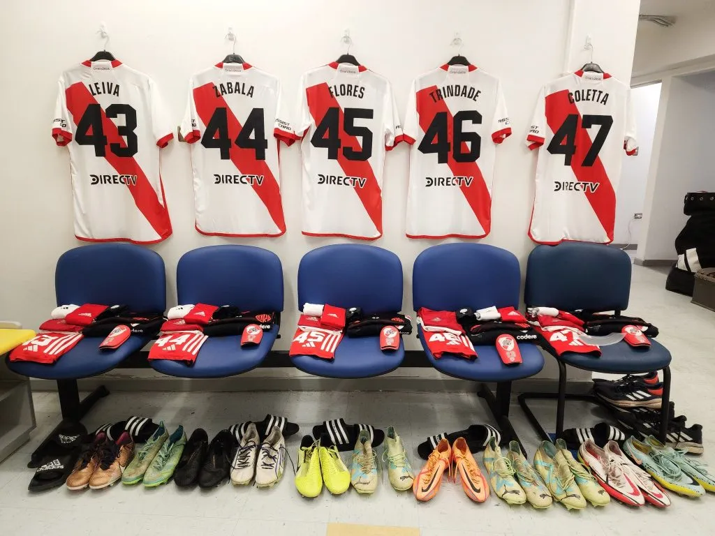 Varios juveniles de River integrarán el banco de suplentes esta noche.