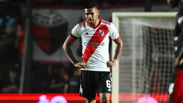 David Martínez no tiene lugar en River y podría emigrar.