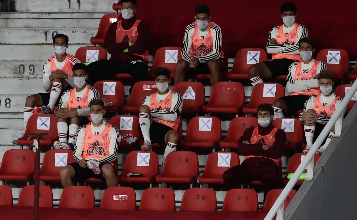 River jugará contra Instituto en Avellaneda