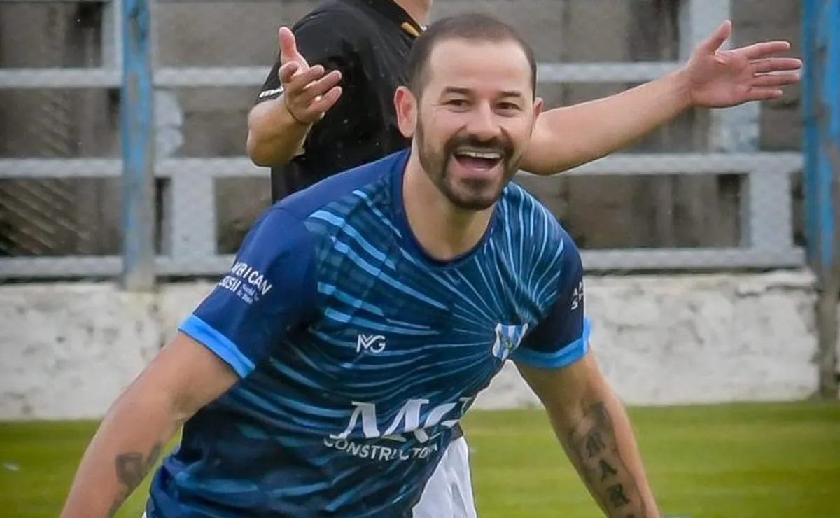 Rodrigo Mora macó su primer gol oficial en Alas Argentinas de Bariloche.