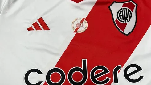 River lucirá un logo conmemorativo en el centro del pecho. (Foto: Juan Cortese).