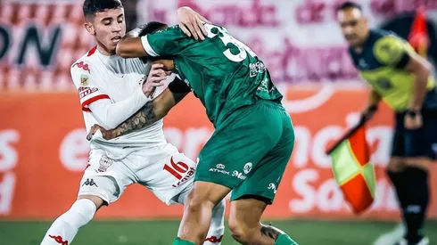 Franco Alfonso durante un partido de Huracán.