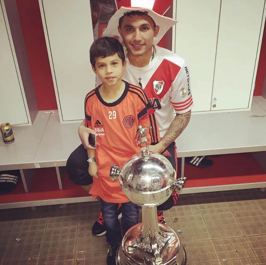 Viudez con la Libertadores 2015. (Foto: @tabare_viudez)