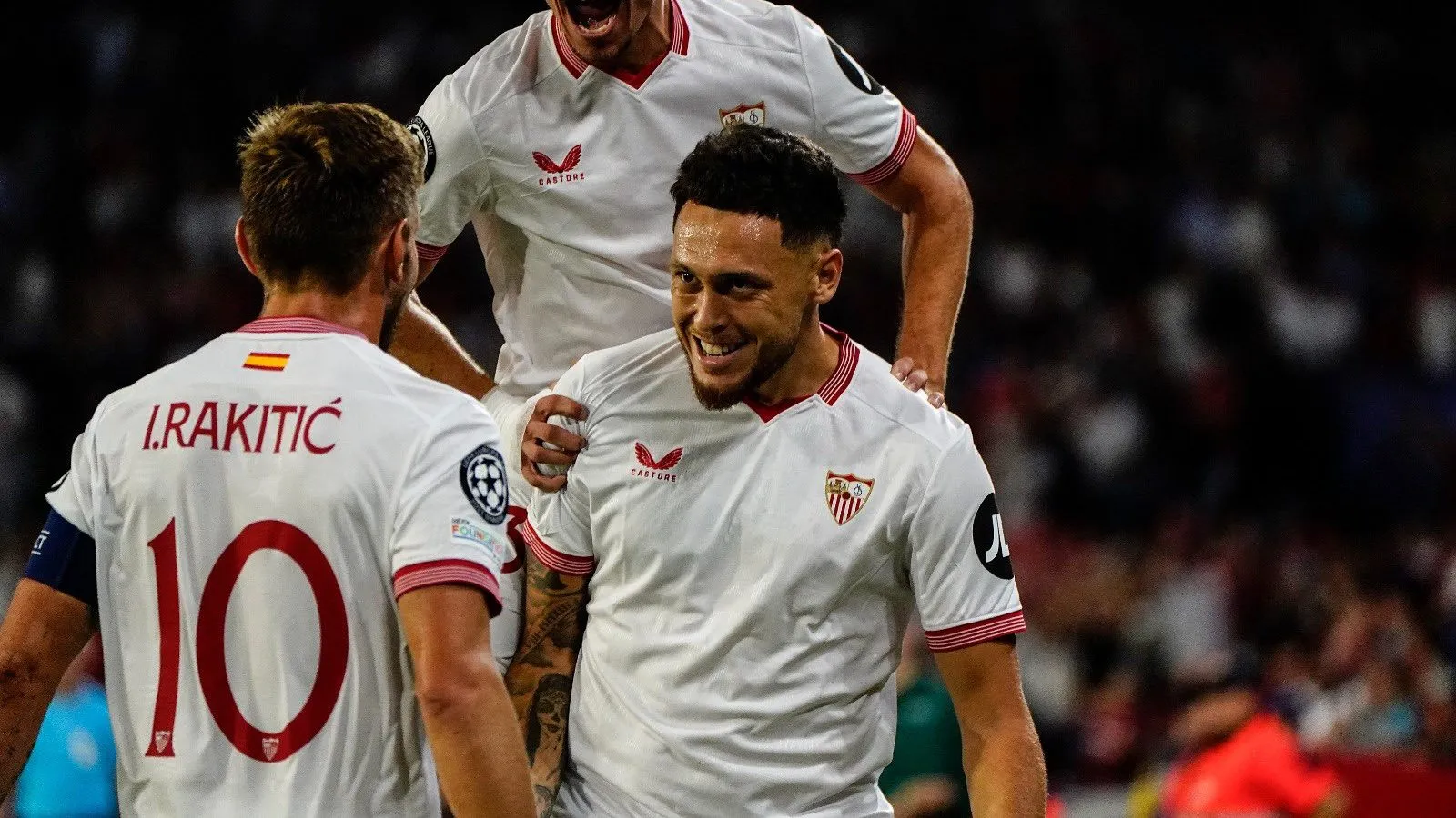 Lucas Ocampos volvió al Sevilla