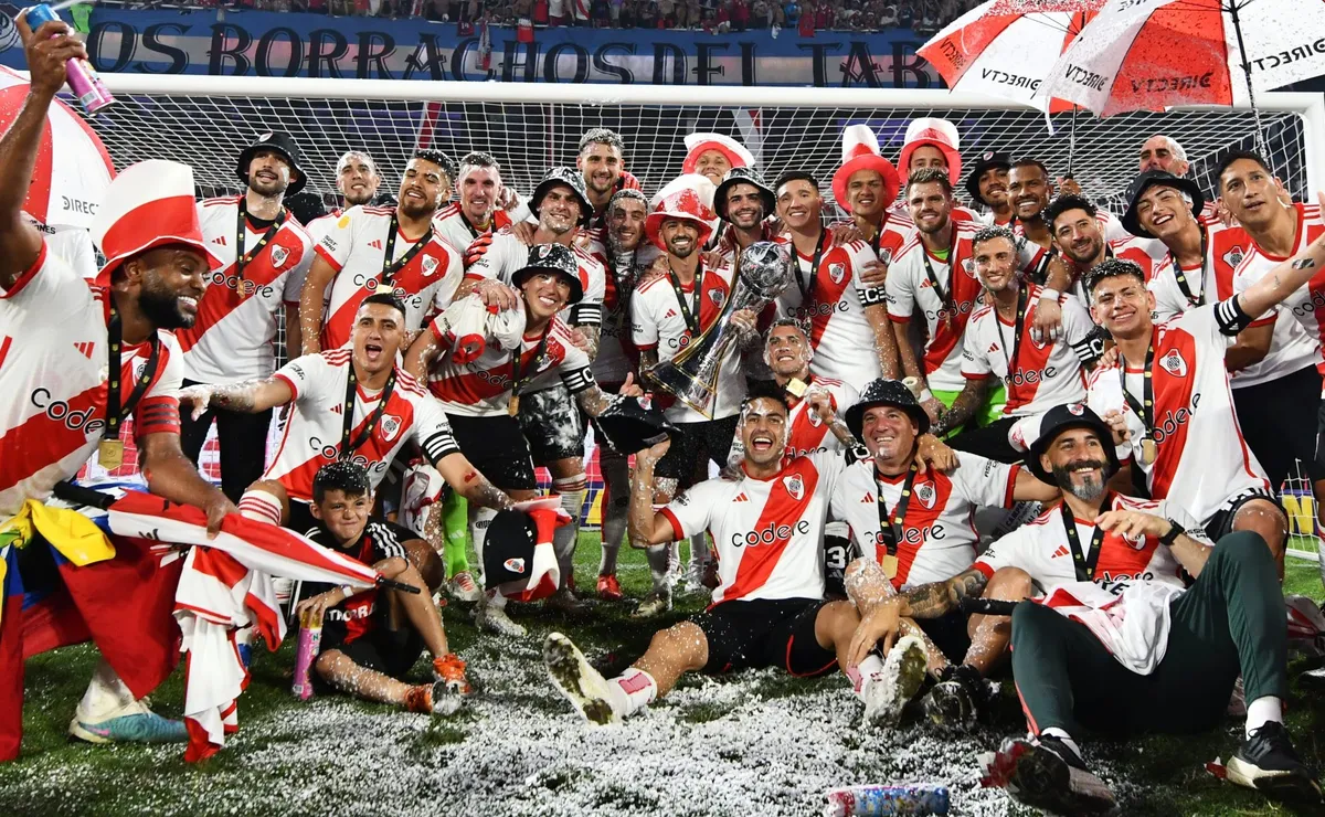 River comenzó a meterse en el mercado de pases.