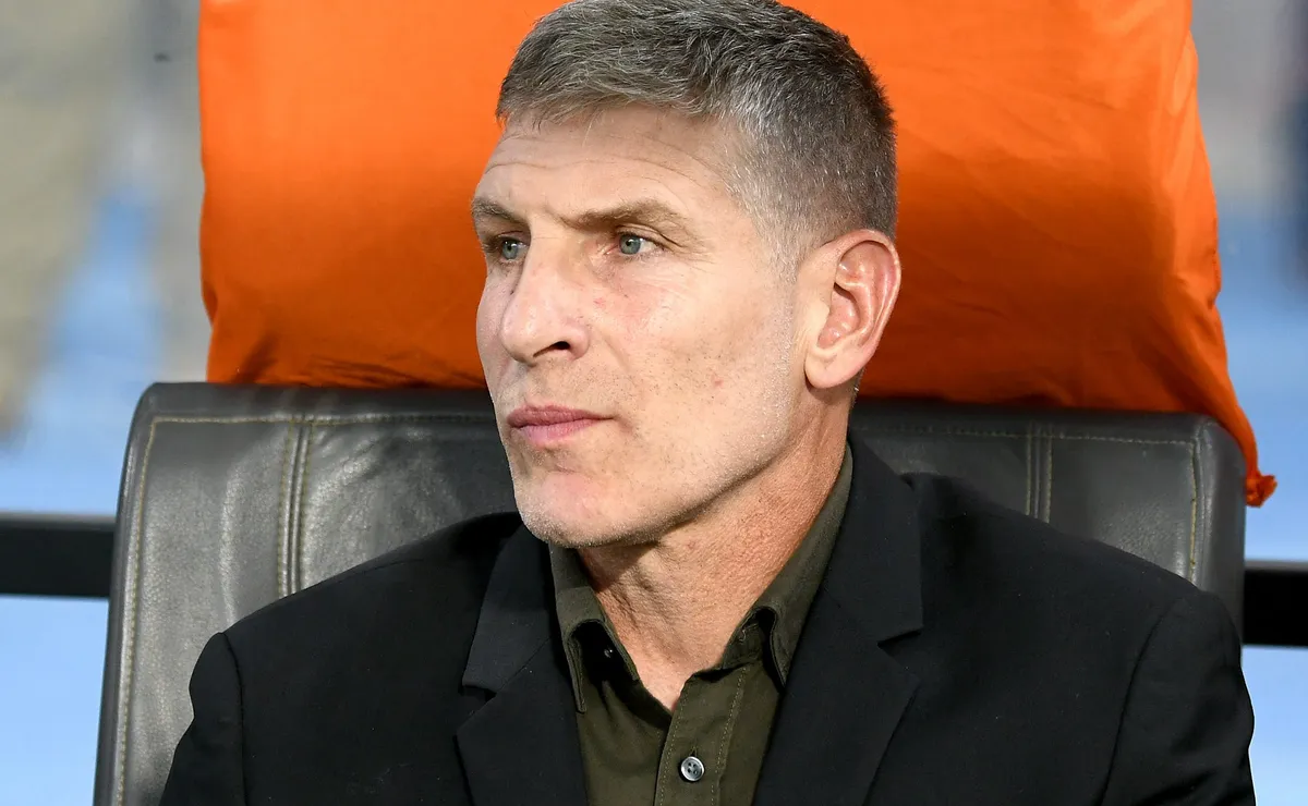 Martín Palermo aceptaría dirigir a River.