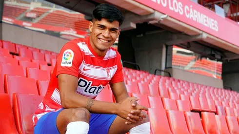 River ya estaría negociando por Matías Arezo, cuyo pase es del Granada.