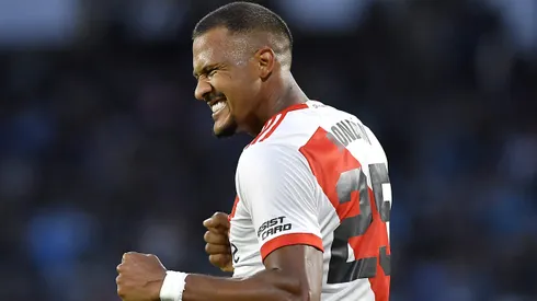 El venezolano entregó parte de la plata que había cobrado por adelantado