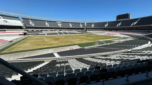 Mejora el césped del Monumental.