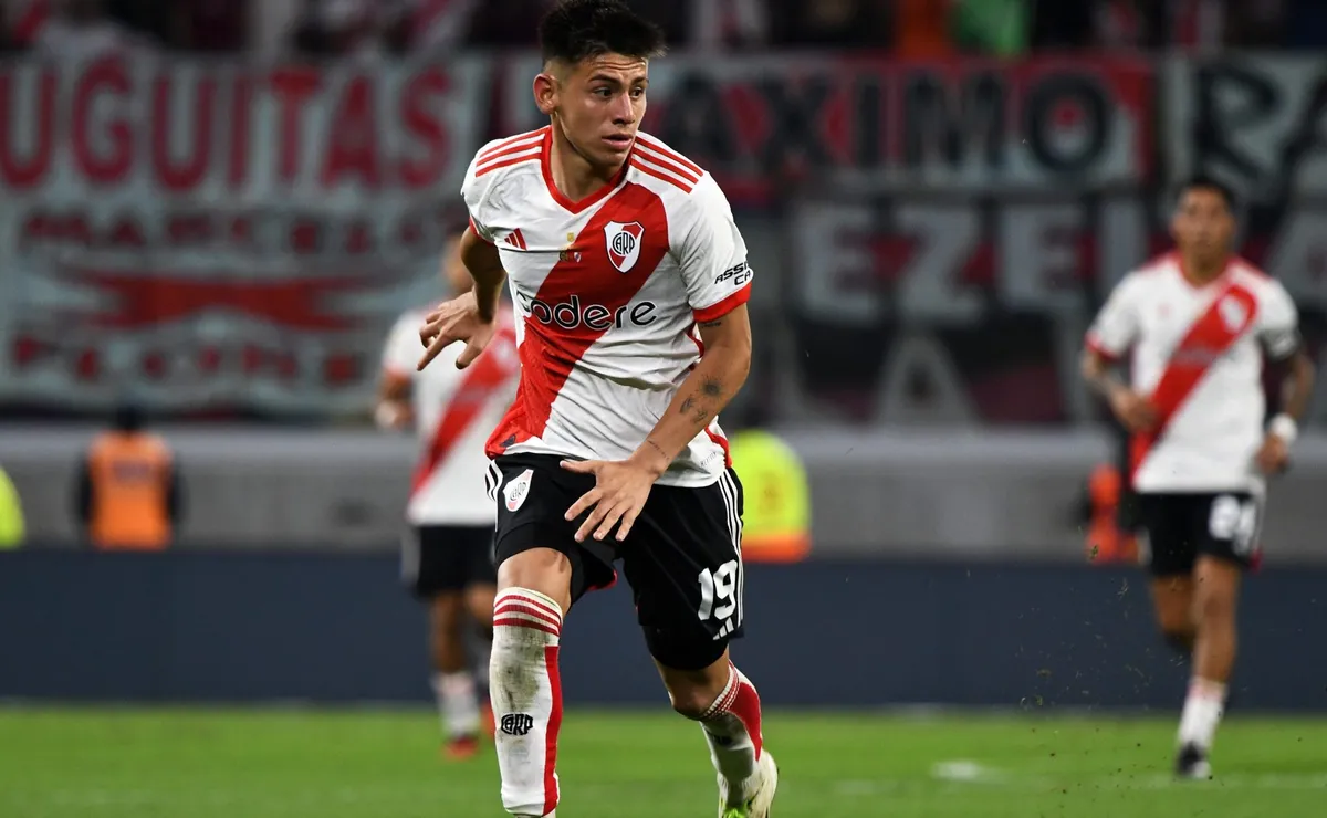 Echeverrri fue oficializado como fichaje del City