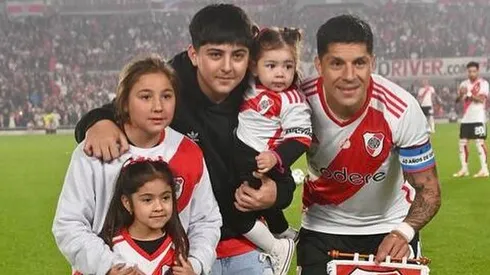 La familia de Enzo Pérez, a pleno en el día de su despedida en el Monumental.