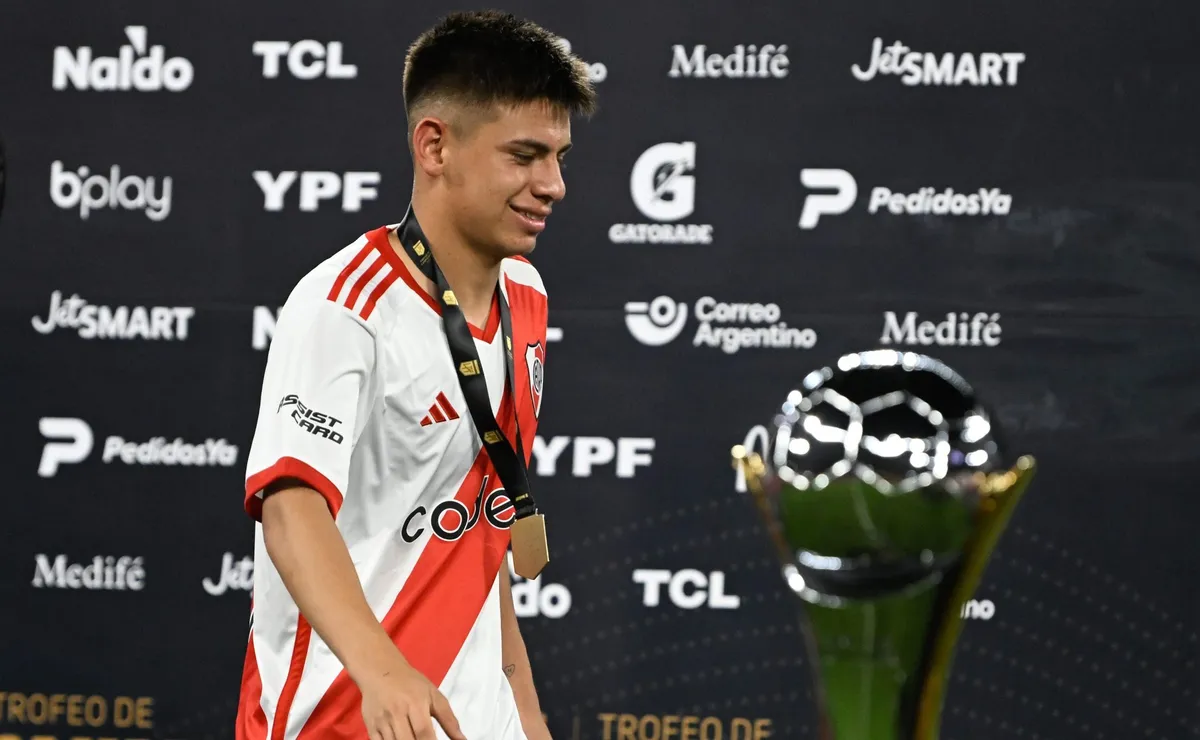 Echeverri se va de River siendo campeón