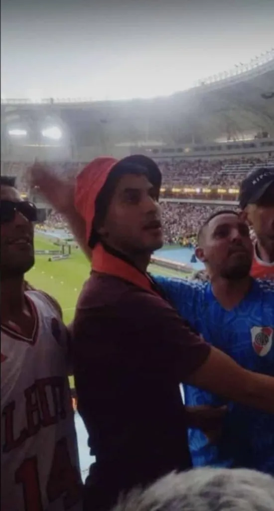 El Tucu Palacios, presente en la tribuna de River alentando desde la popular.