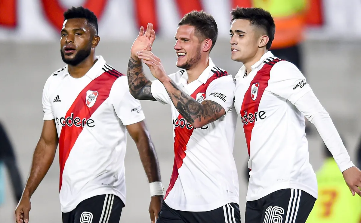 Zuculini analiza si seguir en River.