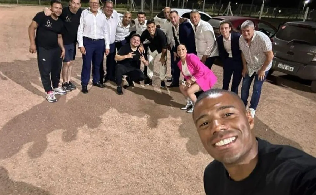 De La Cruz visitó en Brasil a Luis Suárez