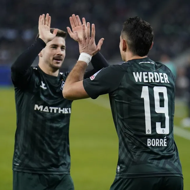 Rafael Santos Borré convirtió para el Werder Bremen. (Foto: Prensa Werder Bremen).