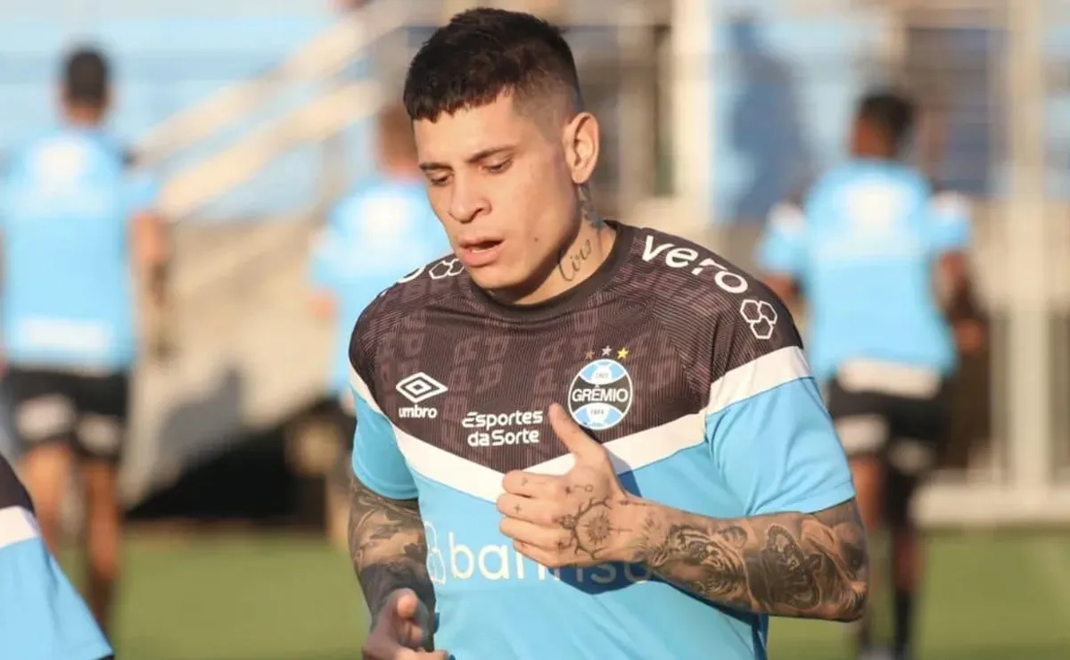 Gremio le confirmó a Iturbe que deberá buscarse club.