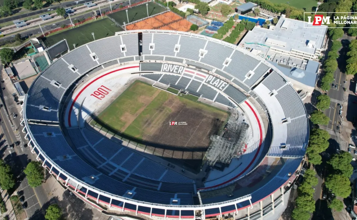 Así quedó el césped del Monumental tras los 11 recitales en 50 días