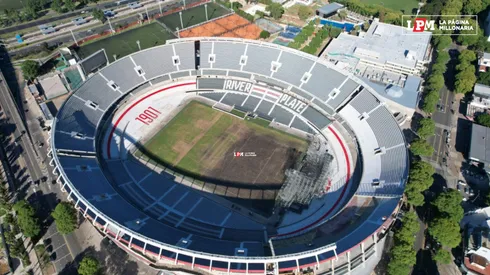 Así quedó el césped del Monumental tras los 11 recitales en 50 días
