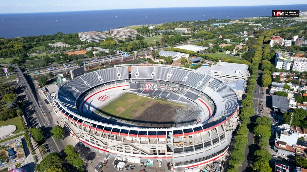 Pese a la colocación de una capa protectora, se advierten las consecuencias del paso de cientos de miles de personas por los distintos shows (FOTOS: Sebastián Rodeiro/La Página Millonaria).