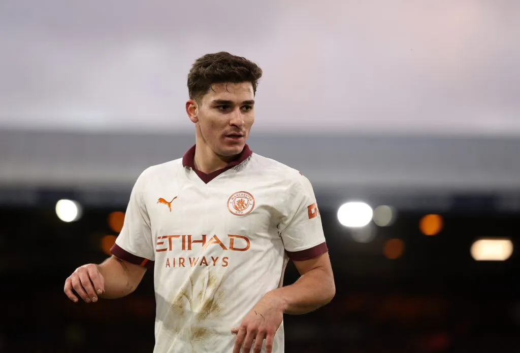 Julián Álvarez la rompe en Manchester City.